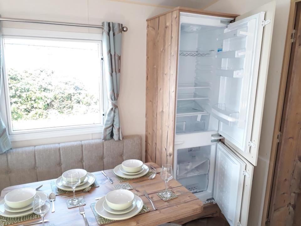 Westerley Cove Lymington Exterior foto